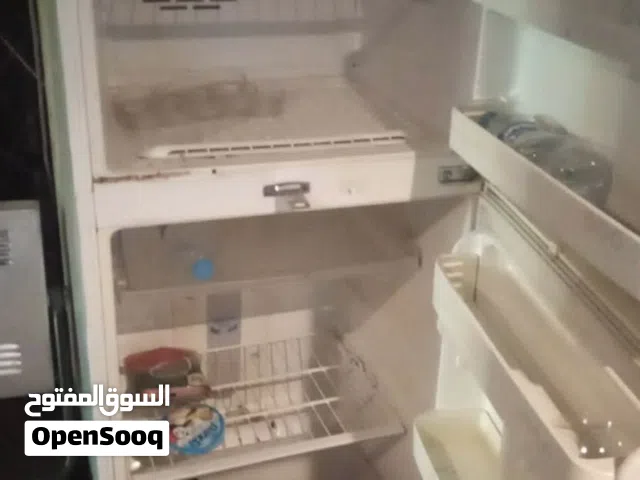 يوجد ثلاجتين للبيع وحده عرض وحده ثلاجه بيت نوع LG