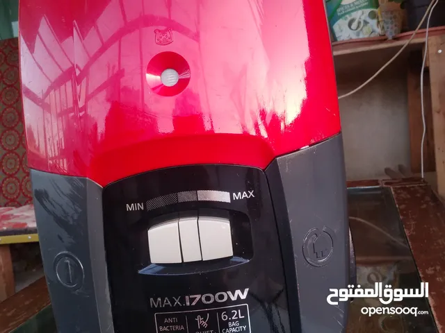 مكنسة كهربه نوعية كثير منيحة يابنيية