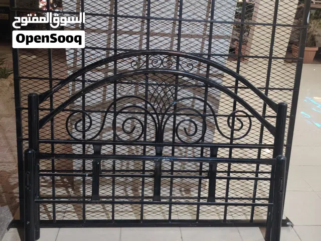 سرير كبير فردين 150 في 190 مع مرتبته