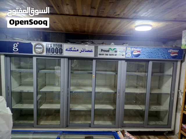 للبيع ثلاجة عرض ضخمة مخصصة للمحلات التجارية والسوبرماركت، الثلاجة بحالة ممتازة وشغالة على الفحص.