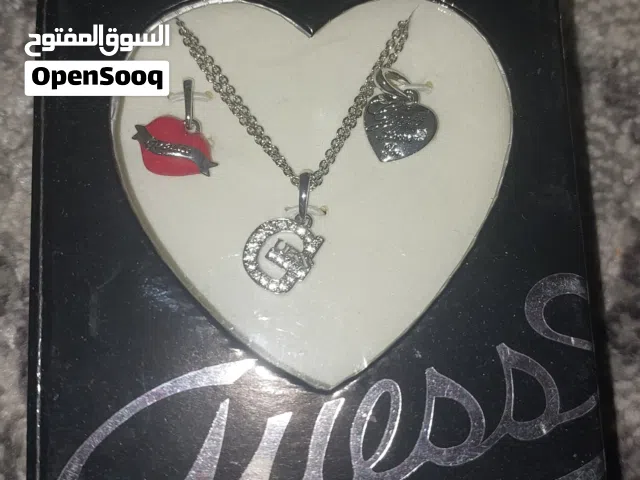 أساور منوعة