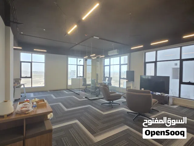مكتب للبيع