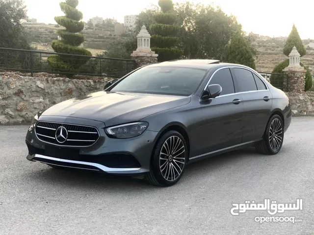 Mercedes benz E220 بحالة الوكالة
