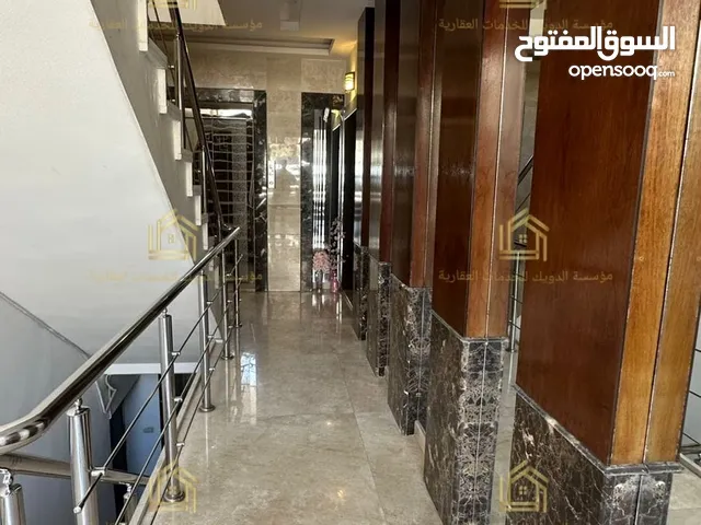 شقة سوبر ديلوكس - النخيل - 3نوم 2ماستر - 240م - بلكونات بإطلالــــه مميزة - موقع مميز