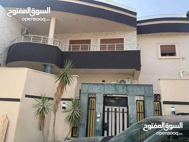 610 m2 5 Bedrooms Villa for Sale in Tripoli Salah Al-Din
