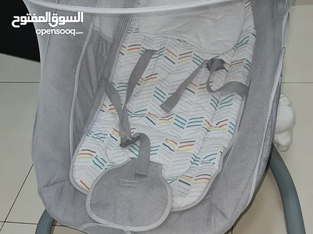 كرسي هزاز للاطفال من شهرين إلى غاية سنتين مع ازرار للموسيقى و درجة الاهتزاز و المدة