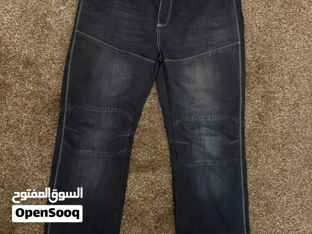 بنطلون جينر لون مميز