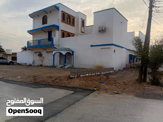 756 m2 More than 6 bedrooms Apartments for Sale in Al Sharqiya Sur