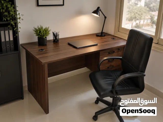 للبيع طاولة 140سم×74سم مع كرسي متحرك