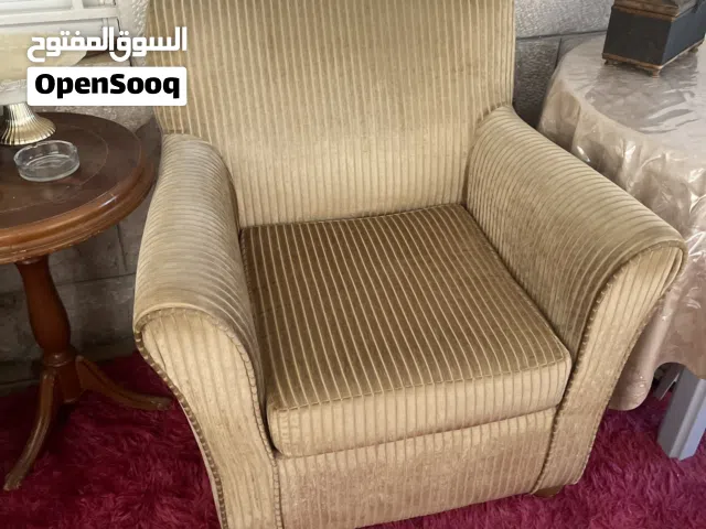 4كنب مكتب أمريكي new town بحالة الجديدة