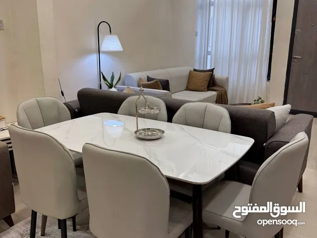 ميز طعام 6 كرسي جديد بسعر 260 ألف يوجد توصيل حسب البعد