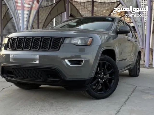 جيب لاريدو 2020 بلاك توب