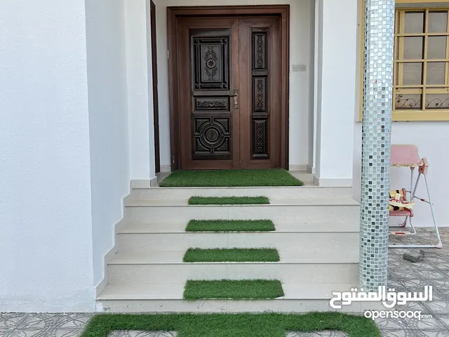 280 m2 More than 6 bedrooms Villa for Rent in Muscat Amerat