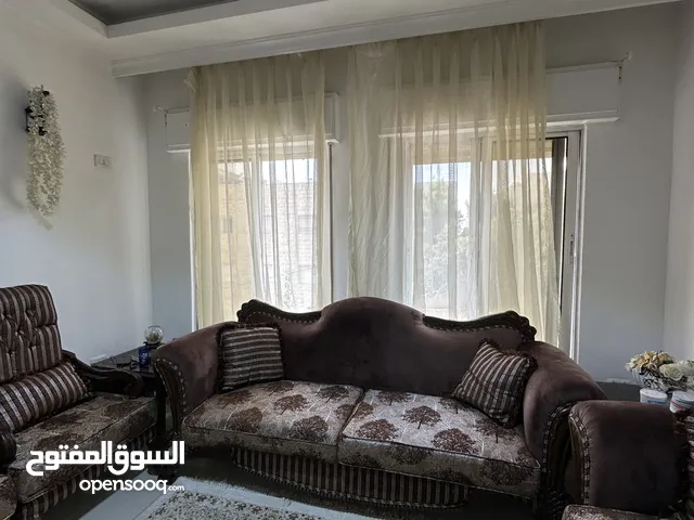 طقم كنب لون بني خشب ثقيل ومتين جدا