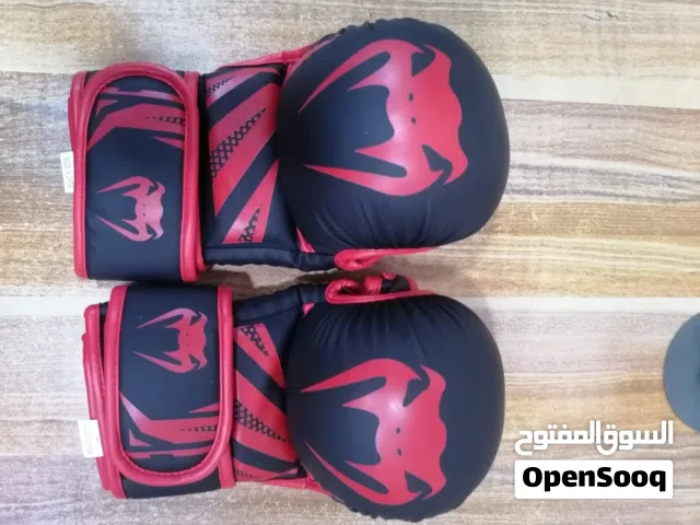 جفوف قفازات mma للهواة او التدريب جفوف فينوم اصليه غير مستعمله لون احمر ماركه عالميه معروفه عرض قوي