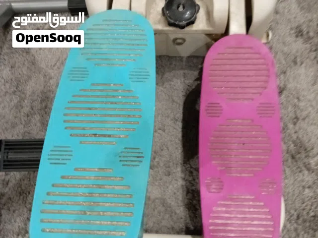 العرض القوي جهاز لياقة بدنية لعضلات الارجل  مستعمل 7 دنانير