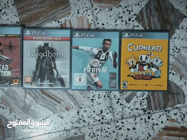 أقراص بلايستيشن 4 للبيع.