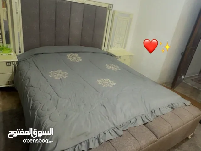 غرفة نوم كاملة مع ملحق ادراج
