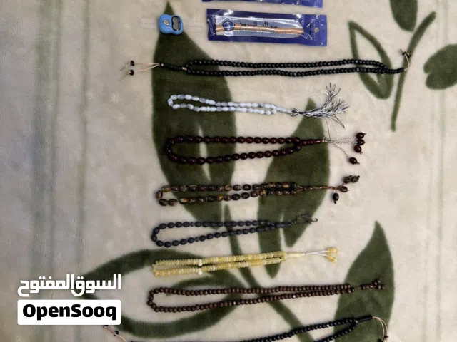 تشكيلة متنوعة من المسابح و المسواك و خواتم تسبيح