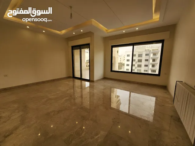 شقة طابقية للبيع في حي الصحابة - ref : 14579