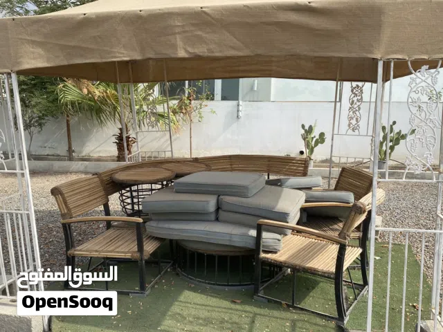 جلسة خارجية نظيفة