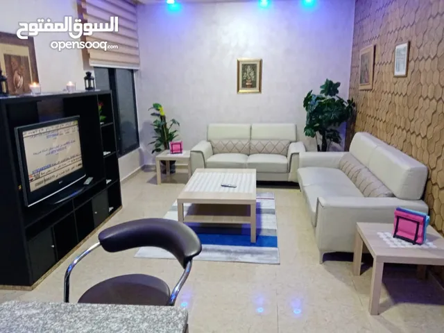 شقة مفروشة في منطقة عبدون للايجار (يومي/اسبوعي) (2نوم)مع بلكونة