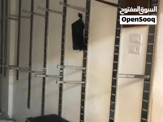 محل للبيع في الوحدات شارع النادي