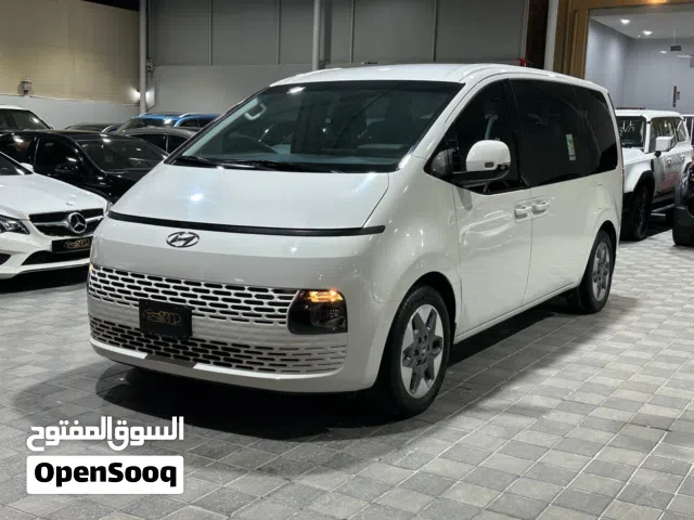Hyundai Staria 3.5