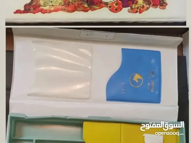 مقلمه من زمن الماضي الجميل فيها كسر بسيط وتم لصق