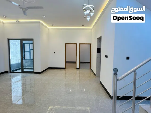 منزل للبيع بناء حديث كافه الخدمات 190 متر