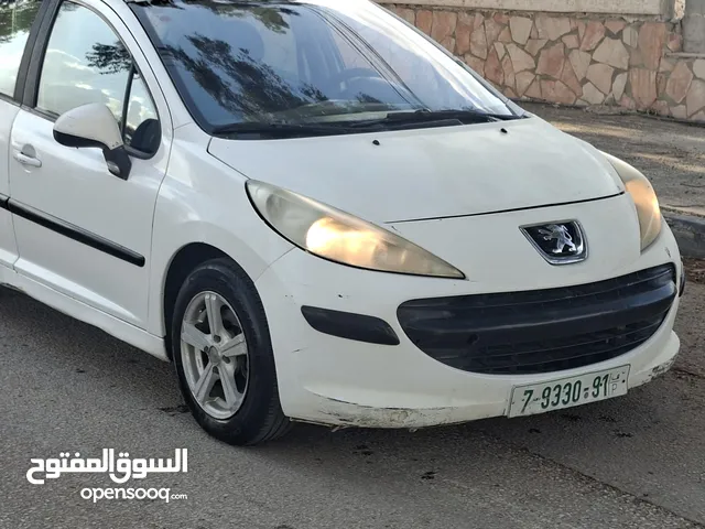 بيجو 207موديل 2009_اتومتيك _ماتور 1600-بنزين اصل برايفت _فحص الف صلاة النبي نظيفة من الاخر
