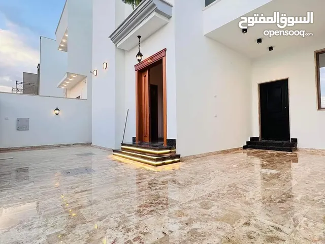 315 m2 More than 6 bedrooms Villa for Sale in Tripoli Ain Zara