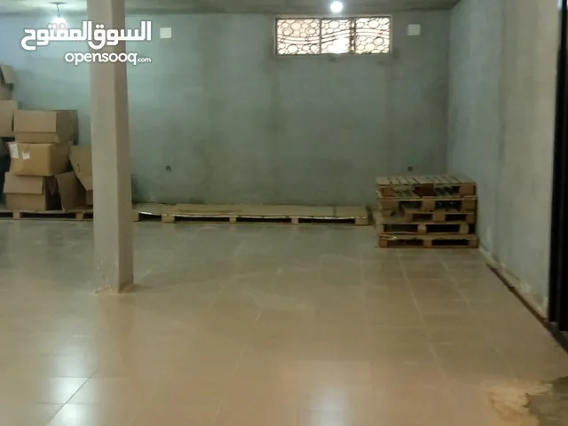 للايجار بدرون يوجد بيه حمام