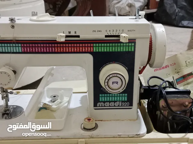 ماكينة خياطة