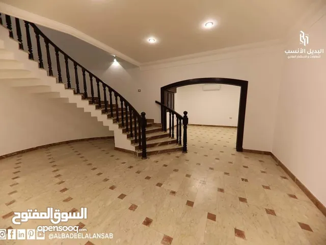 475 m2 More than 6 bedrooms Villa for Rent in Tripoli Al-Hashan