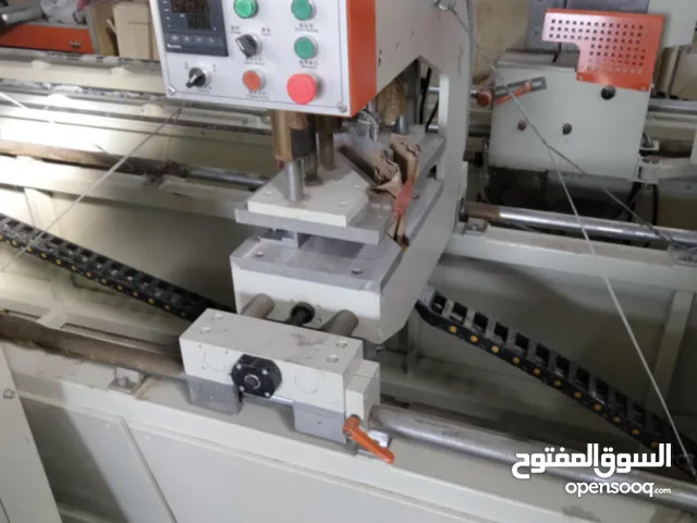 آلات لصناعة أبواب و نوافذ PVC