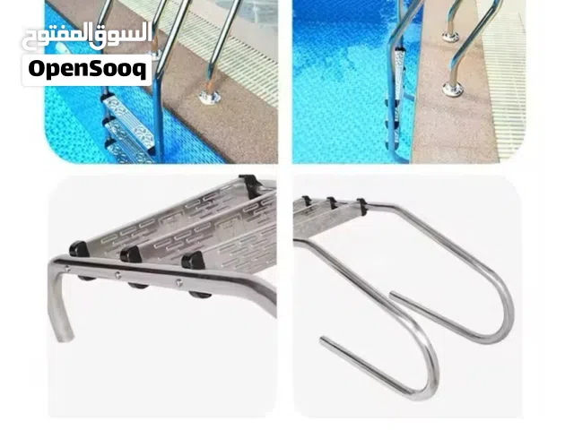 سلم حمام سباحة كرسي منقذ عجل انقاذ فلاتر جاكوزي مكنسة تنظيف كافة مستلزمات حمامات السباحة للشاليهات