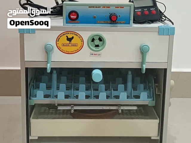 للبيع فقاسه 24 بيضة