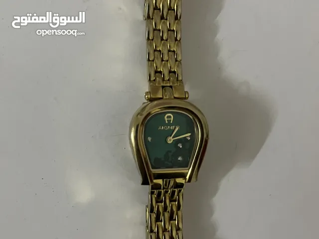 ساعه اقنر ذهبيه