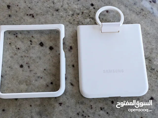 Samsung Galaxy Flip 5 Original Silicone Cover - Cream Color كفر سامسونج فليب أصلي