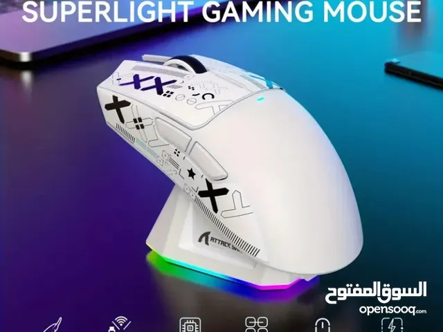 ماوس اتاك شارك x11 وايرلس بسرعه استجابة سريعة ووزن خفيف ويأتي مع قاعدة شحن مزينة بإضاءة RGB