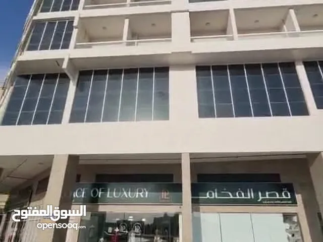 محل فساتين راقية للبيع – مجهز بالكامل - Ladies Couture Boutique for Sale – Fully Equipped