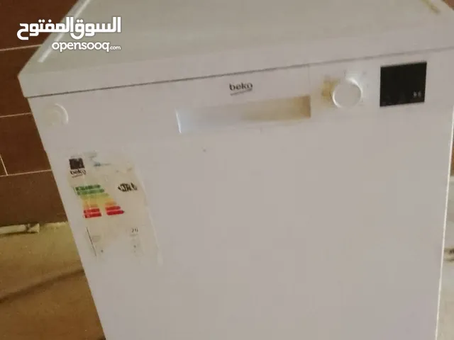 غسالة صحون مستعملة شبه جديدة نوع بيكو للبيع