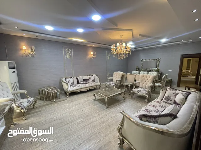 450 m2 5 Bedrooms Villa for Rent in Erbil Ahlam City