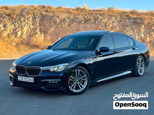 Bmw740بي إم دبليو الفئة 7 موديل 2018 كحلي سيارة صالون فاخرة بمواصفات أمريكية