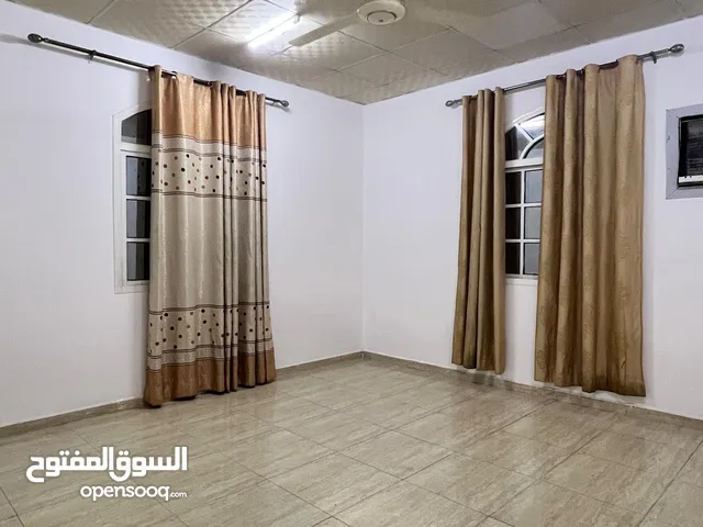 130 m2 2 Bedrooms Apartments for Rent in Muscat Al Mawaleh