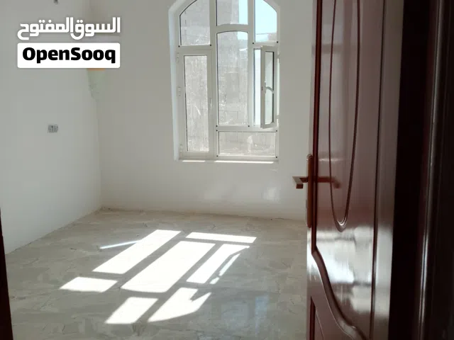 شقه للايجار ثلاث غرف وصاله وحمام ومطبخ دور ثاني سيراميك لوكس  مذبح جوار مطعم طوفان القصئ