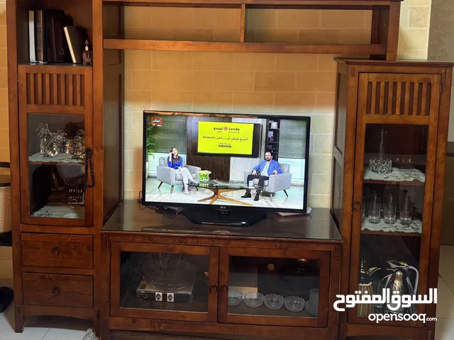 بوفية لون بني بحالة جيدة للبيع