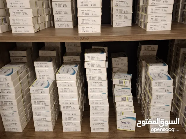عدسات أمريكية لون فقط