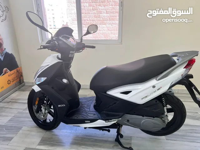 للبيع سكوتر Kymco Agility 16+ 200i موديل 2022 – شبه جديد بحالة ممتازة ومسافة قليلة جدًا